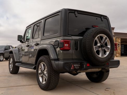 Used 2020 Jeep Wrangler Unlimited Sahara w/ Uconnect 4C Nav & Sound Group AWD/4WD image 3