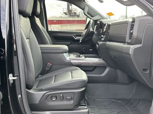 Certified 2024 Chevrolet Silverado 2500 LTZ w/ LTZ Convenience Package image 12