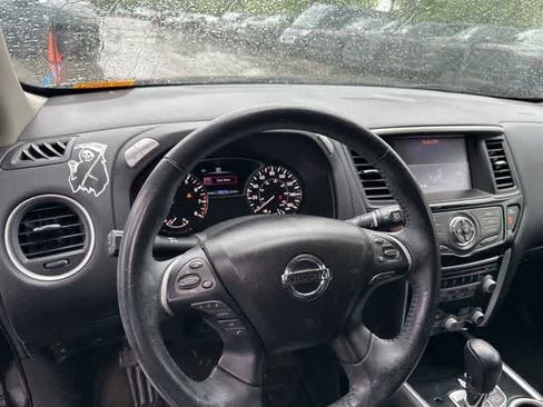 Used 2020 Nissan Pathfinder SV FWD image 6