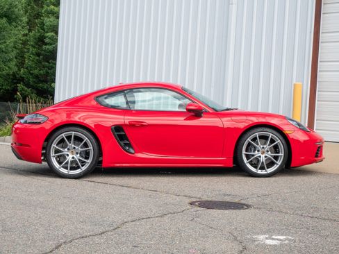 Used 2025 Porsche 718 Cayman image 8