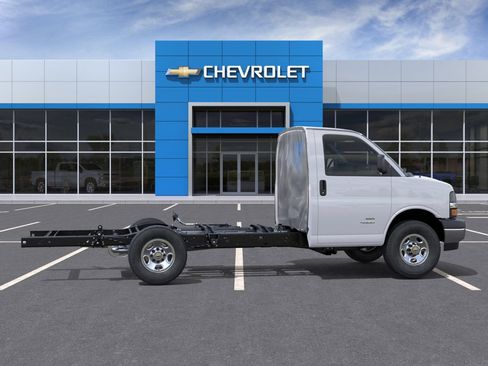 New 2025 Chevrolet Express 3500 w/ Power Convenience Package RWD image 28
