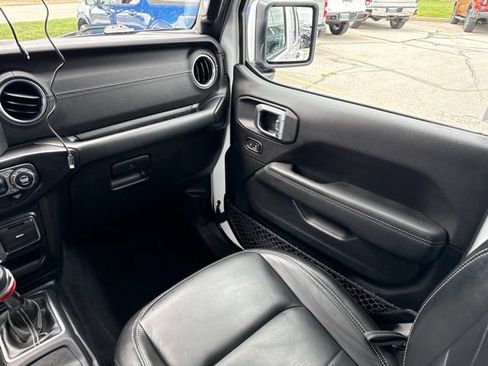 Used 2020 Jeep Wrangler Unlimited Sahara AWD/4WD image 25
