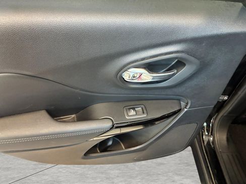Used 2023 Jeep Cherokee Altitude Lux AWD/4WD image 20