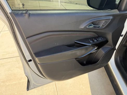 Used 2024 Chevrolet Trax RS FWD image 18