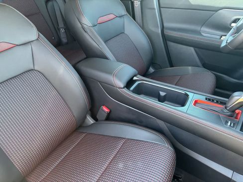 New 2026 Nissan Kicks SR w/ SR Premium Package FWD image 13