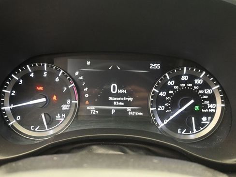 Used 2021 Toyota Highlander XLE AWD/4WD image 18