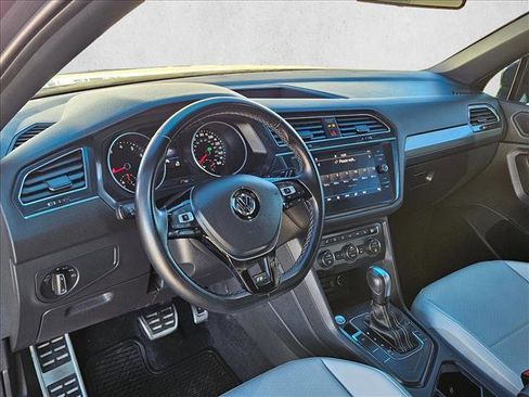 Used 2021 Volkswagen Tiguan SE R-Line image 10