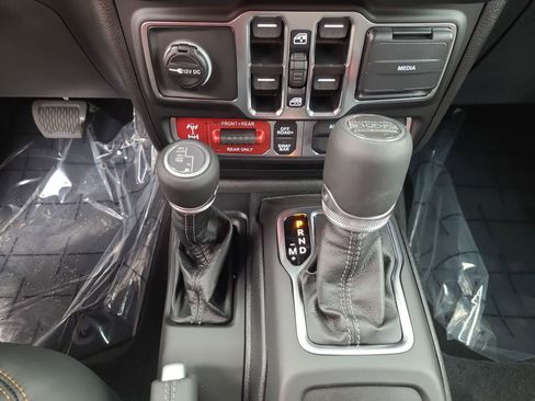 New 2025 Jeep Wrangler Unlimited Rubicon 392 image 25