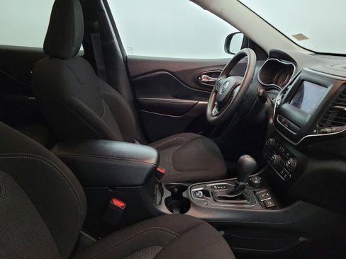 Used 2020 Jeep Cherokee Latitude AWD/4WD image 21