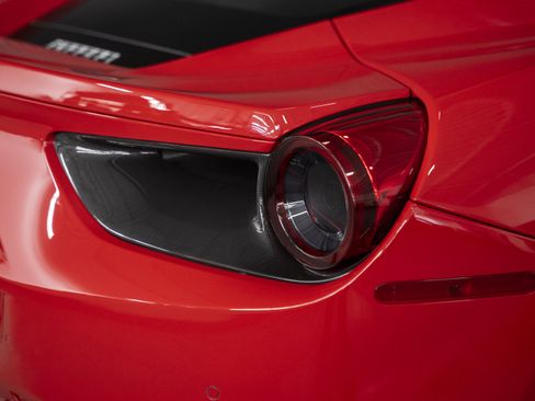 Used 2018 Ferrari 488 GTB RWD image 10