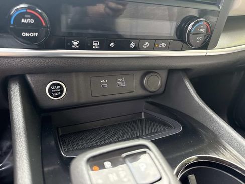 Used 2023 Nissan Rogue SV AWD/4WD image 27