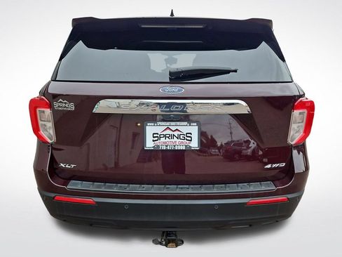 Used 2023 Ford Explorer XLT AWD/4WD image 4
