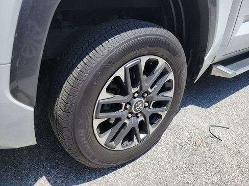 Used 2022 Toyota Tundra Limited image 6