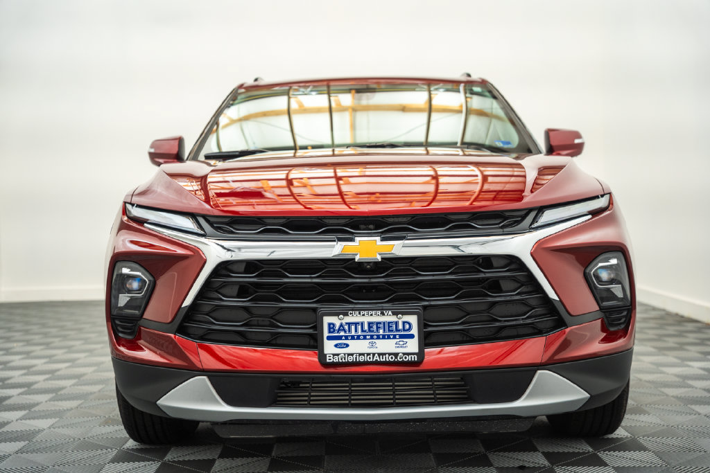 New 2026 Chevrolet Blazer LT w/ Sound & Technology Package AWD/4WD image 2