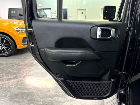 Used 2019 Jeep Wrangler Unlimited Sahara w/ Uconnect 4C Nav & Sound Group image 36