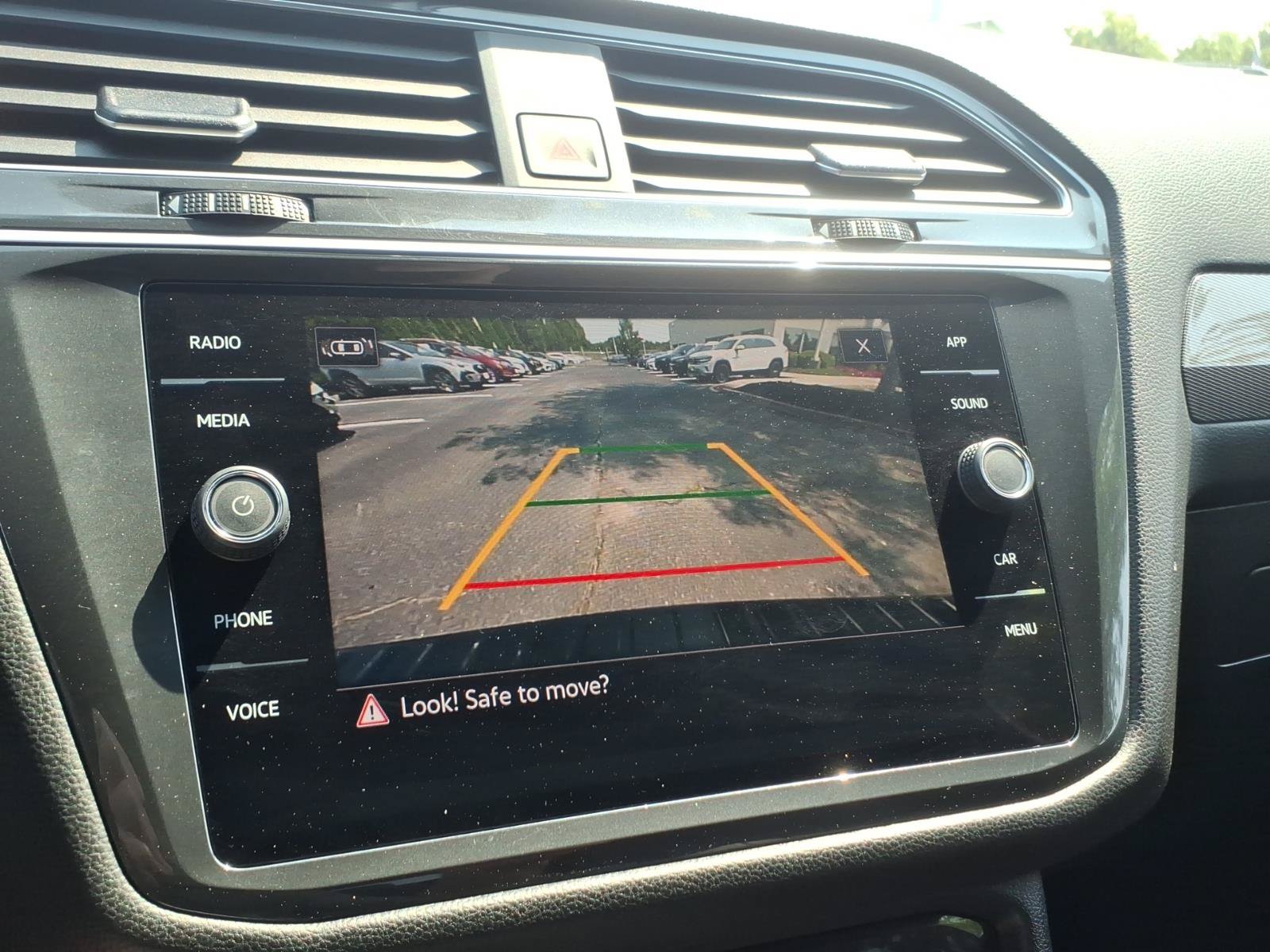 Certified 2024 Volkswagen Tiguan SE R-Line AWD/4WD image 21