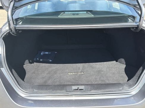 Used 2022 Nissan Sentra SV FWD image 16