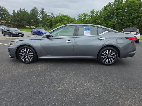 Used 2023 Nissan Altima 2.5 SV FWD image 11