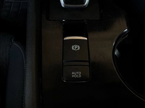 Used 2025 Nissan Rogue SV AWD/4WD image 27