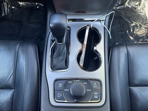 Used 2021 Jeep Grand Cherokee High Altitude AWD/4WD image 24