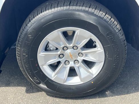 Used 2025 Chevrolet Silverado 1500 LT image 31