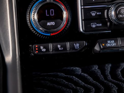 Used 2021 GMC Yukon Denali w/ Denali Ultimate Package AWD/4WD image 17