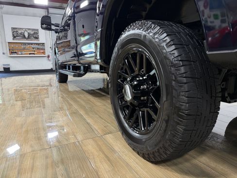 Used 2022 Ford F350 Lariat w/ Black Appearance Package AWD/4WD image 10