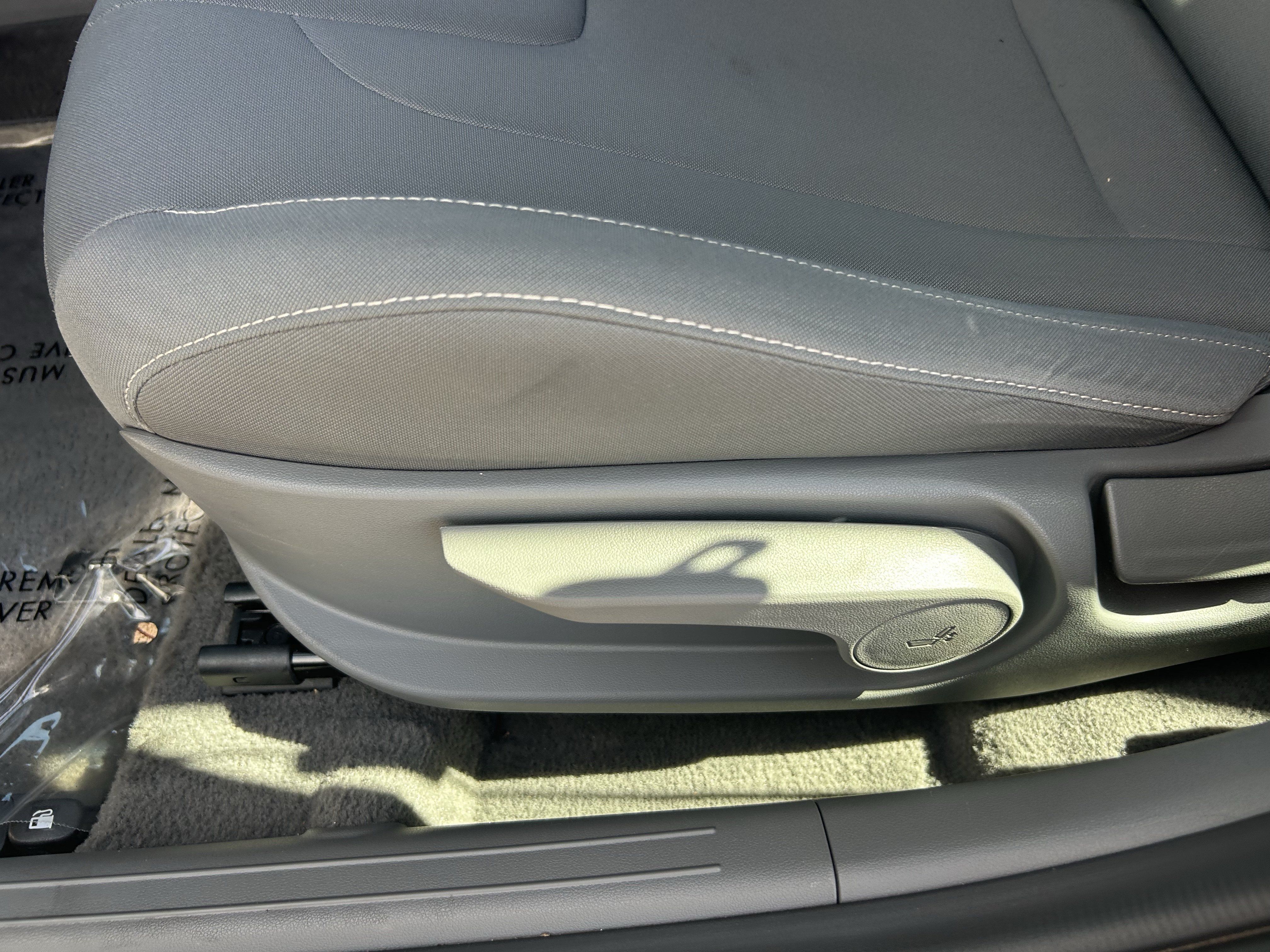 Used 2025 Hyundai Elantra SEL FWD image 28