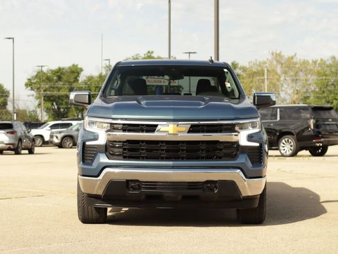 Used 2024 Chevrolet Silverado 1500 LT AWD/4WD image 2