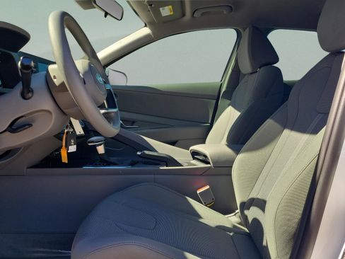 New 2026 Hyundai Elantra SE image 6