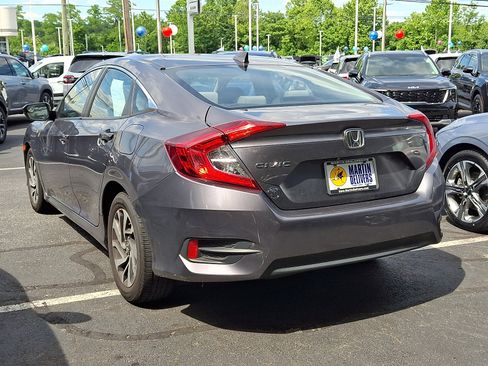 Used 2018 Honda Civic EX image 3