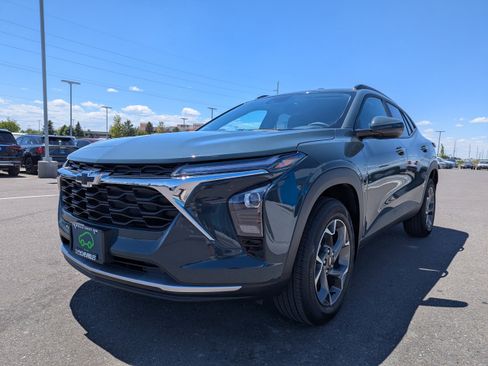Certified 2026 Chevrolet Trax LT w/ LT Convenience Package FWD image 5