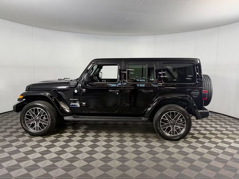 Used 2023 Jeep Wrangler Unlimited Sahara w/ Cold Weather Group AWD/4WD image 10