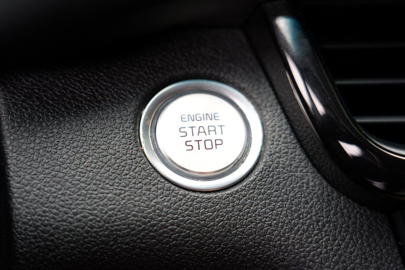 Used 2020 Kia Optima SE FWD image 23