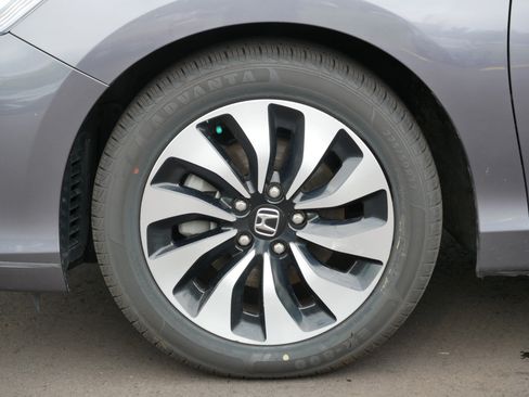 Used 2015 Honda Accord Touring image 9
