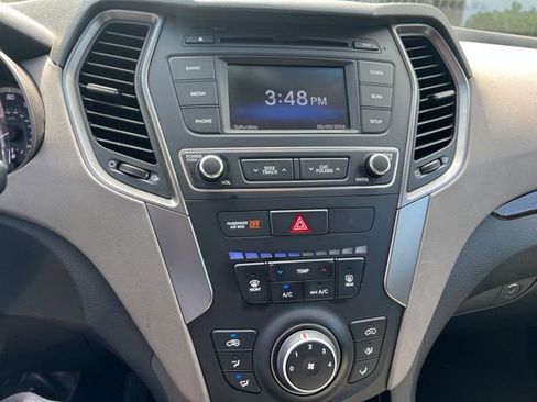 Used 2017 Hyundai Santa Fe Sport FWD image 3