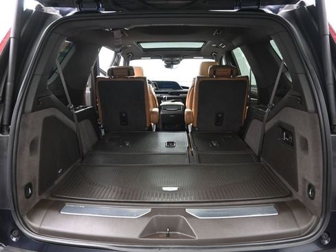Used 2023 Cadillac Escalade Premium Luxury w/ Performance Package AWD/4WD image 28