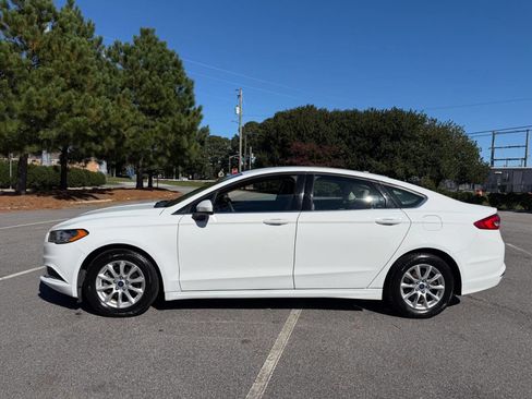 Used 2017 Ford Fusion S image 5