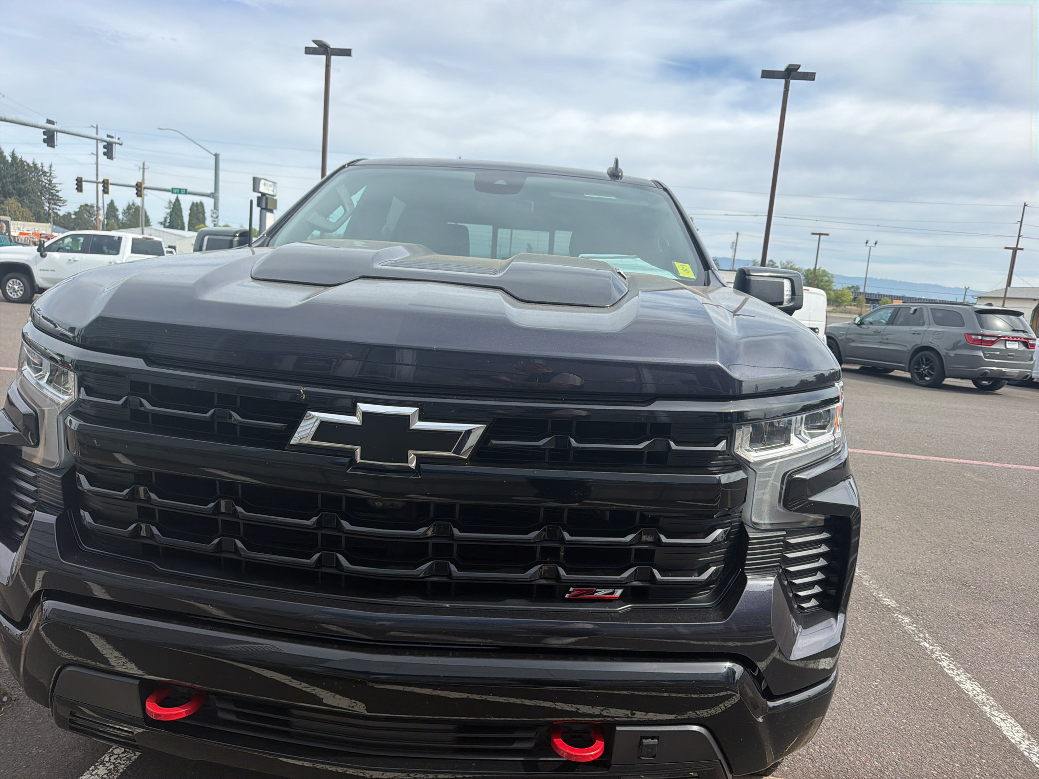 Used 2023 Chevrolet Silverado 1500 LT Trail Boss w/ LT Trail Boss Premium Package AWD/4WD image 4