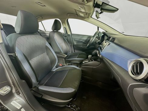 Used 2025 Nissan Versa SV FWD image 30