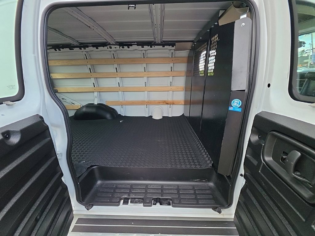 Used 2025 Chevrolet Express 2500 w/ Driver Convenience Package RWD image 23