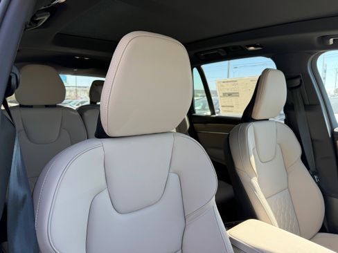 New 2026 Volvo XC90 B5 Plus w/ Protection Package Premier image 9