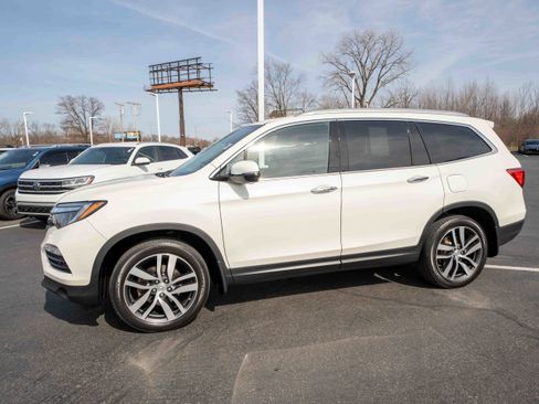 Used 2017 Honda Pilot Elite image 3