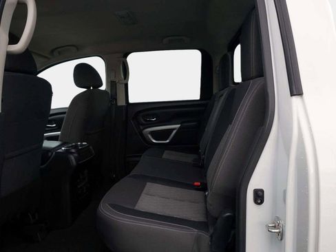 Used 2021 Nissan Titan SV w/ SV Convenience Package image 19
