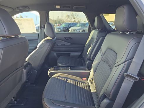 New 2025 Nissan Pathfinder Rock Creek image 32
