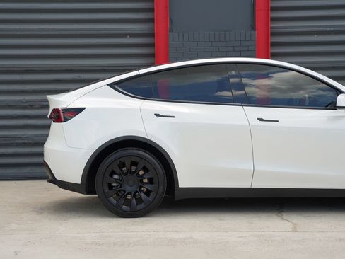 Used 2023 Tesla Model Y Long Range AWD/4WD image 5