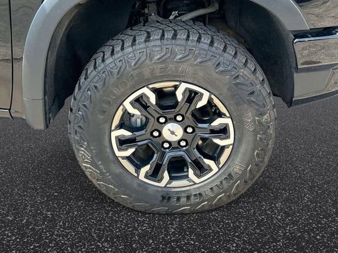 Used 2024 Chevrolet Silverado 1500 ZR2 AWD/4WD image 7
