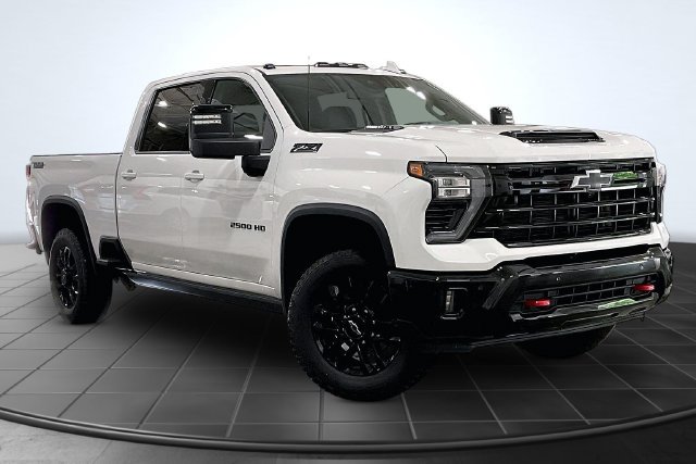 Used 2025 Chevrolet Silverado 2500 LTZ w/ Trail Boss Package AWD/4WD image 13