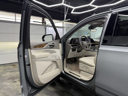Used 2024 Cadillac Escalade Sport Platinum image 15