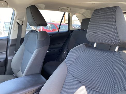 Used 2023 Toyota RAV4 LE AWD/4WD image 16